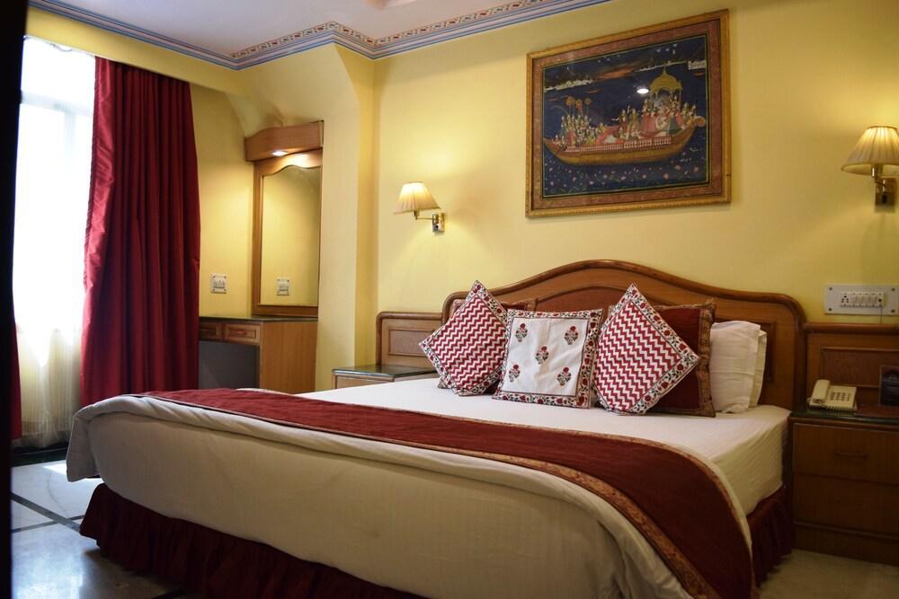 ฟอร์ท จันทราคุปท์ โฮเต็ล Hotel ชัยปุระ ภายนอก รูปภาพ